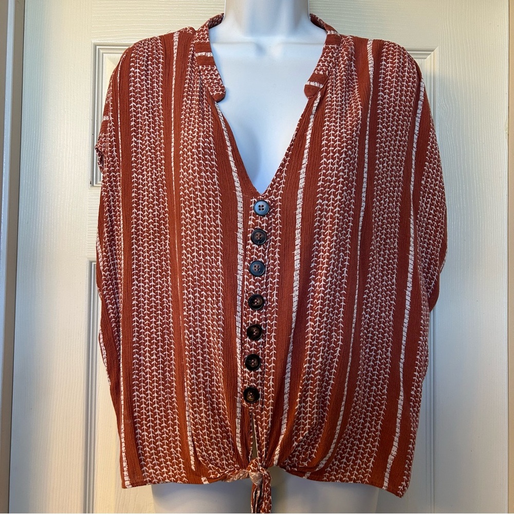 BLUSH J • Tie Front Top